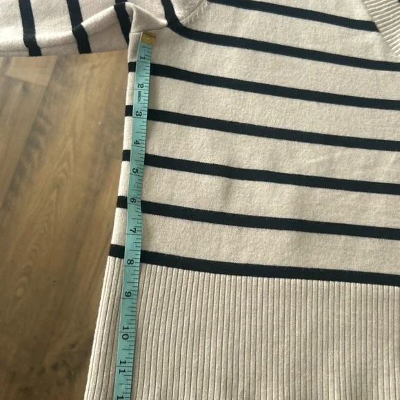 Marled XL V-Neck Sweater with Cream and Black Stripes - Picture 9 of 13